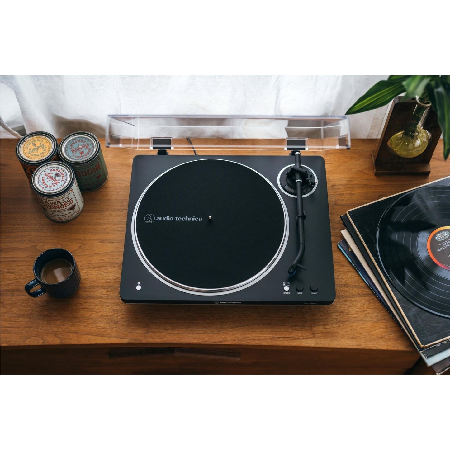 Refurbed Audio-Technica LP70XBT Fully Automatic Bluetooth Turntable (Black/Silver)