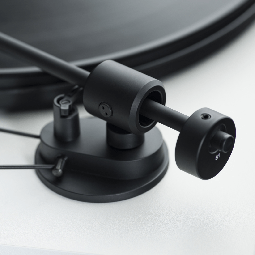 Pro-Ject Primary E Turntable with OM Cartridge