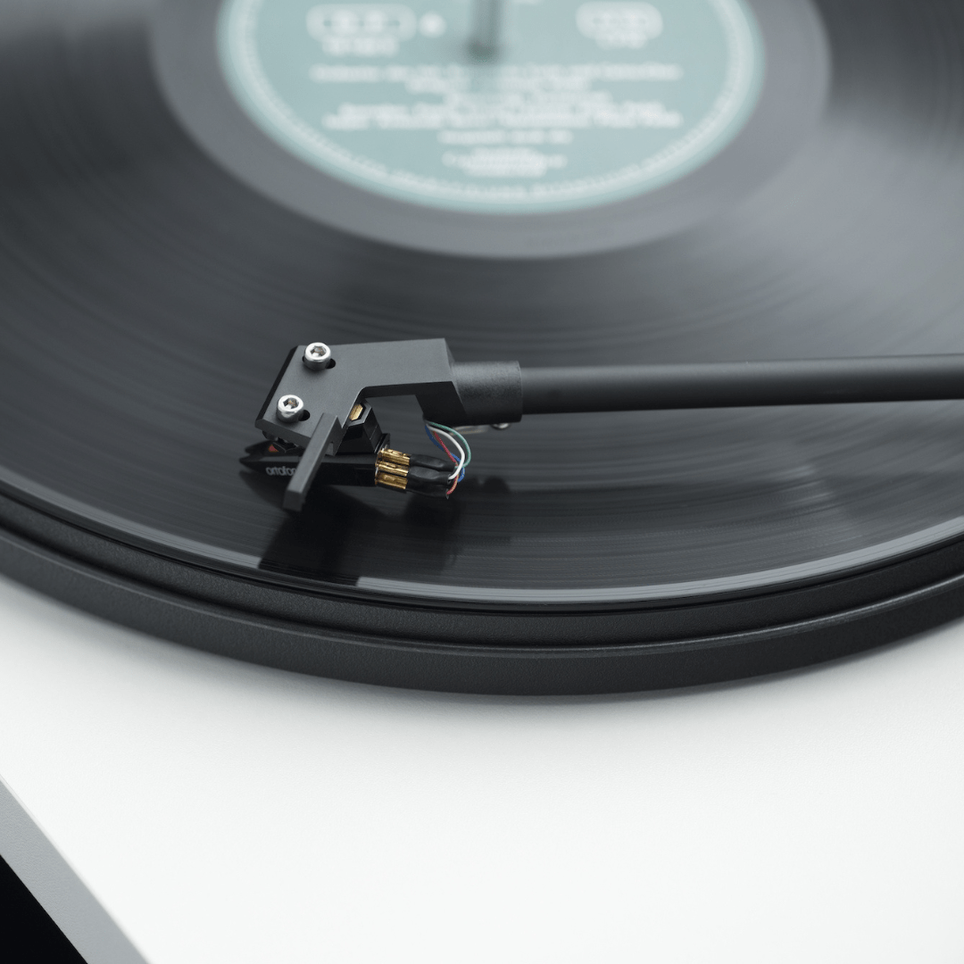 Pro-Ject Primary E Turntable with OM Cartridge